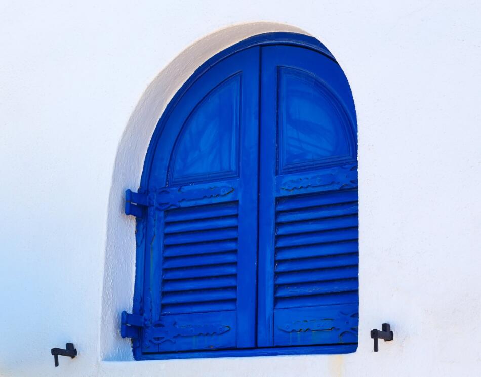 用门窗，定格地中海的蓝与白